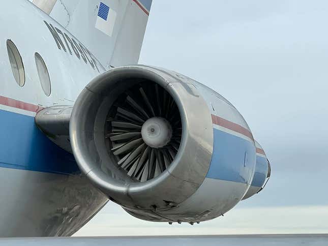 Image for article titled This Vintage Passenger Jet Would Make The Coolest Little Home