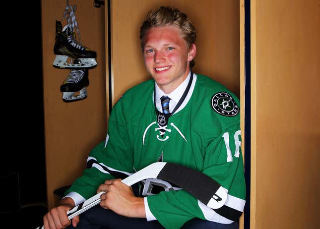 Riley Tufte as an 18-year-old draftee in 2016.
