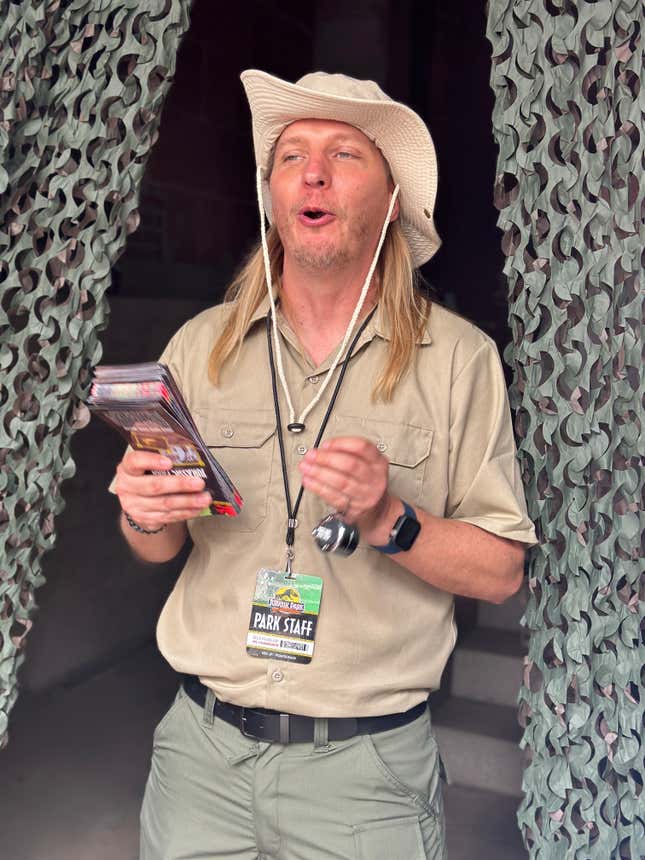 Image for article titled Behold The Throne of Photo Ops at the Jurassic Park SDCC Experience