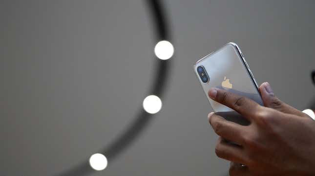 Imagen para el artículo titulado Apple quiere convertir tu iPhone en un datáfono