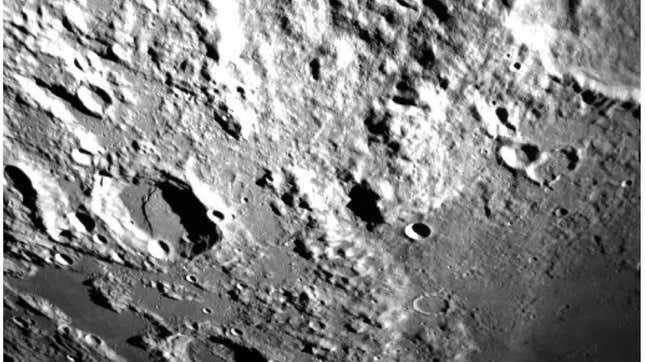 Una de las imágenes capturadas por la sonda Chandrayaan-3.