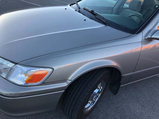 Image for article titled At $7,000, Is This Manual-Equipped 2000 Toyota Camry A Reliable Deal?