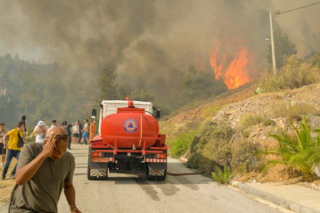 Image for article titled Wildfire Rages Through Suburbs of Athens, Greece