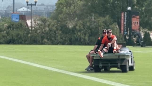 Bengals QB Joe Burrow carted off the practice field after calf