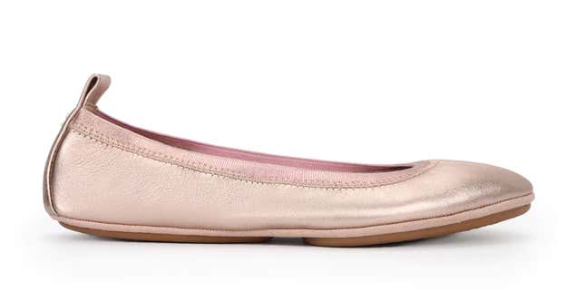 Image for article titled Back in the office? These Are The Foldable Flats Your Feet Will Need