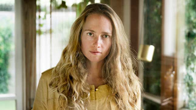 Image for article titled Woman Suddenly Realizes She Same Age Parents Were When They Were Her Age