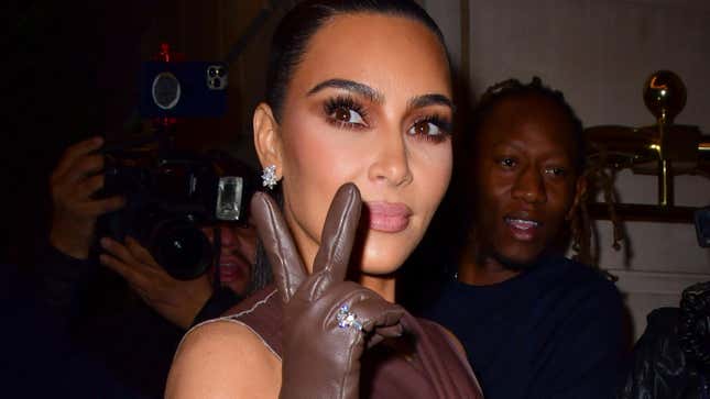 Image for article titled Kim Kardashian Finally Unfollows Kanye on Instagram