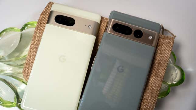A photo of the Pixel 7 Pro and Pixel 7