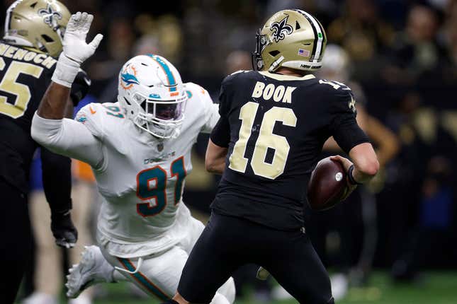 Image for article titled Winning seven NFL games in a row is hard — or is it?