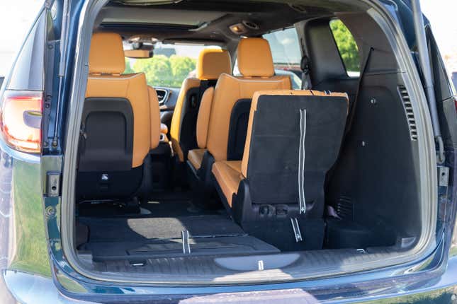 Image for article titled 1,000 Miles In a Chrysler Pacifica Taught Me Minivan Supremacy