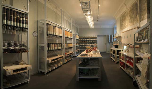 Image for article titled This grocery store in Berlin was designed for 100% package-free shopping