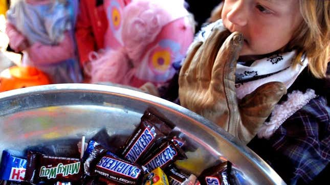 Image for article titled TIL you can store some Halloween candy for next year by freezing it