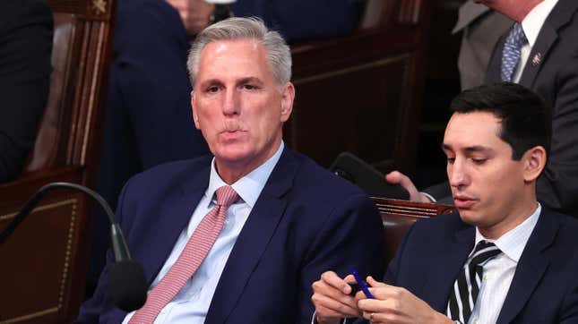 Image for article titled Kevin McCarthy Just Can&#39;t Stop Cucking Himself