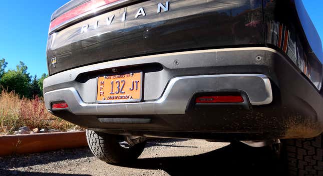 Image for article titled Your Guide To The 2022 Rivian R1T Electric Pickup's Incredible Gadgets