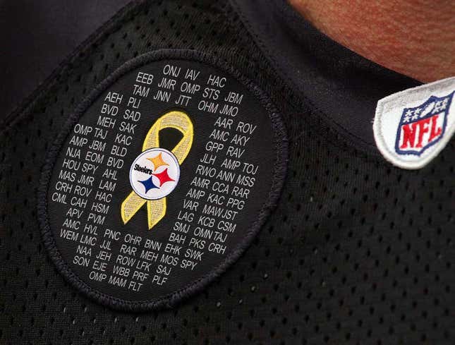 Image for article titled Steelers To Wear Patch Honoring Victims Of Ben Roethlisberger