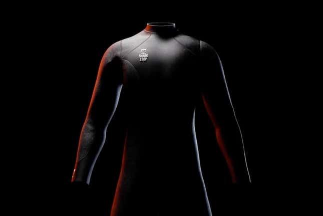 Imagen para el artículo titulado Este traje para buceo y surf protege de los ataques de un tiburón blanco