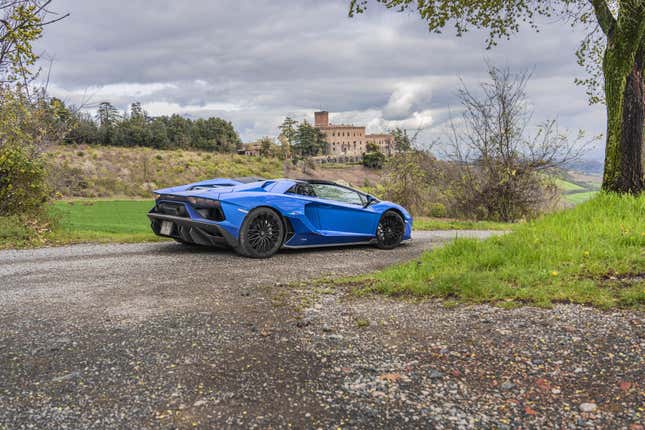 Image for article titled The Aventador LP 780-4 Ultimae Demands Your Undivided Attention