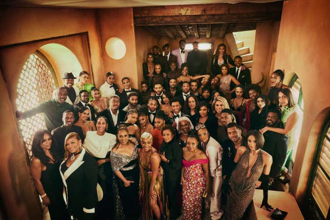 Image for article titled Our Black Hollywood Faves Took an Iconic Picture Together at the 2023 Vanity Fair Oscars Party