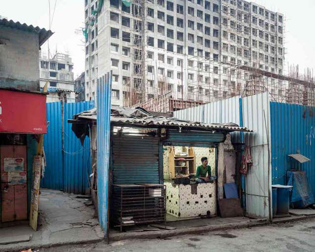 Image for article titled In photos: The chaos and contradictions of suburban Mumbai
