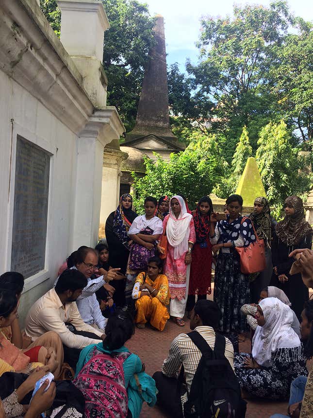 Image for article titled The Persian language has a rich history in India, but it’s slowly dying out