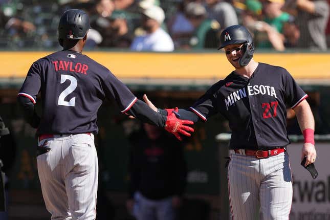 Farmer leads Twins offense in 10-7 win over Athletics