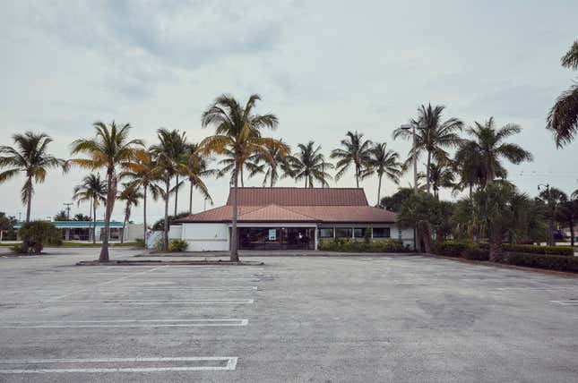 Image for article titled These photos of repurposed Pizza Huts are nostalgia-inducing reminders of the past