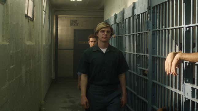 Evan Peters Stayed In Character As Jeffery Dahmer For "months"