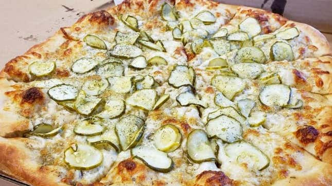 La pizza con pepinillos está de moda y ha disparado sus ventas