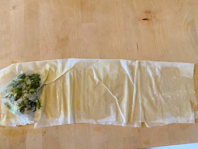 Image for article titled Make These Spanakopita Pockets for Your Next Snack Dinner