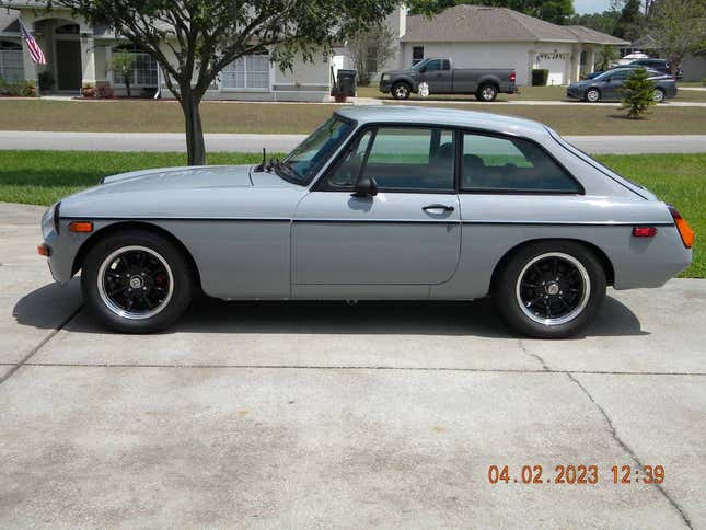 Image for article titled At $13,000, Would You Weekend Warrior This 1974 MGB GT?