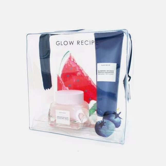 Image for article titled Stay sane (and stylish) in the holiday travel crush with these TSA-friendly amenity kits