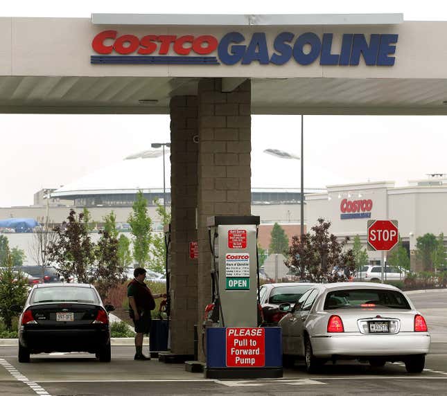 Image for article titled Here&#39;s When You Buy Gas
