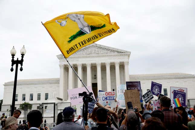 Image for article titled Roe v Wade Officially Overturned by Supreme Court