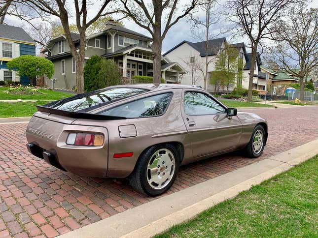 Image for article titled At $11,900, Could This 1983 Porsche 928 S Get You Out On A Grand Tour?