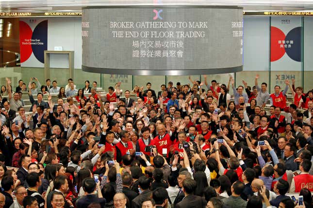 Those were the days: the last day of the Hong Kong Stock Exchange’s trading floor on October 27, 2017. (Reuters)