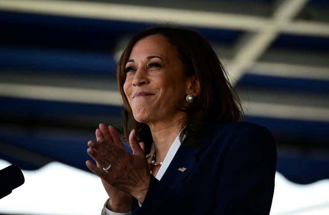 Image for article titled Kamala Harris Tweets &#39;Enjoy the Long Weekend&#39; and White People Who Call Other People &#39;Snowflakes&#39; Got Reeeaally Triggered