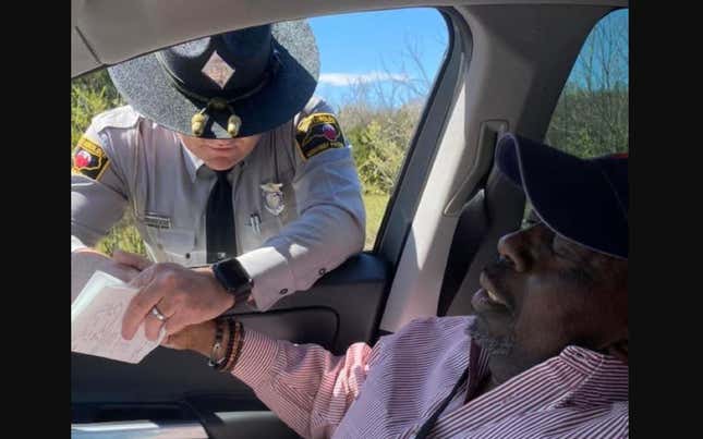 Image for article titled Black Family is Pulled over by a White State Trooper, but this Time, There&#39;s a Happy Ending