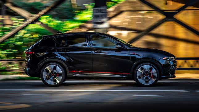 Image for article titled The Dodge Hornet Wants to Be the Hot Hatch of Small Crossovers