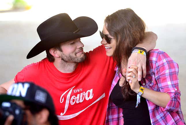 Image for article titled Mila Kunis and Ashton Kutcher Apparently Don&#39;t Know the Meaning of Water Nor Soap. They Are Not Alone. I Haz Questions