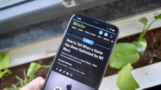 Image for article titled Use ‘Dark Reader’ to Force All Websites Into Dark Mode in iOS 15