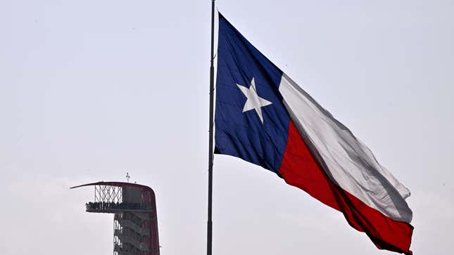 Image for article titled Texas Bans Kids From Social Media Without Mom and Dad's Ok
