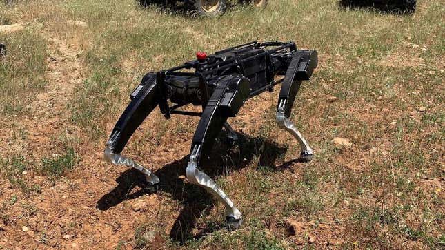 Imagen para el artículo titulado Estados Unidos comienza a patrullar su frontera con perros robóticos