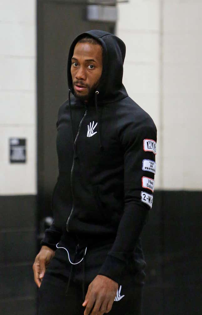 Kawhi wearing the “klaw” logo.