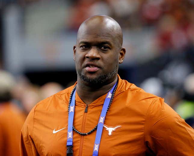 Apparently Vince Young really loves The Cheesecake Factory