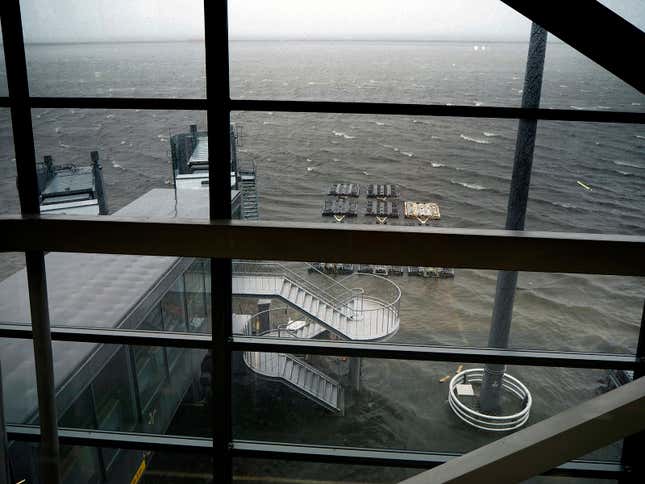 Image for article titled Photos: Japan is rocked by its most powerful typhoon in 25 years