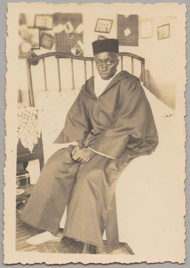 Unknown Artist (Senegal): Seated Man, 1930s-1940s.