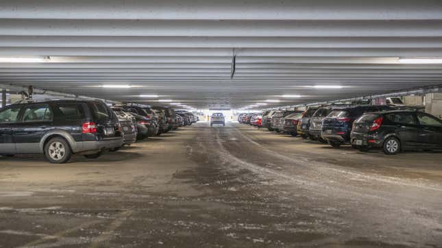 Image for article titled Survey Finds Majority of Drivers Want In-Car Parking Information and Payment Options
