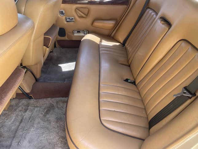 Image for article titled At $9,500, Is This Long Dormant 1979 Rolls-Royce Silver Shadow II An Elegant Deal?