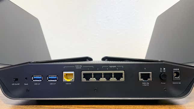 Image for article titled Netgear's Nighthawk RAXE500 Is the First Really Good WiFi 6E Router