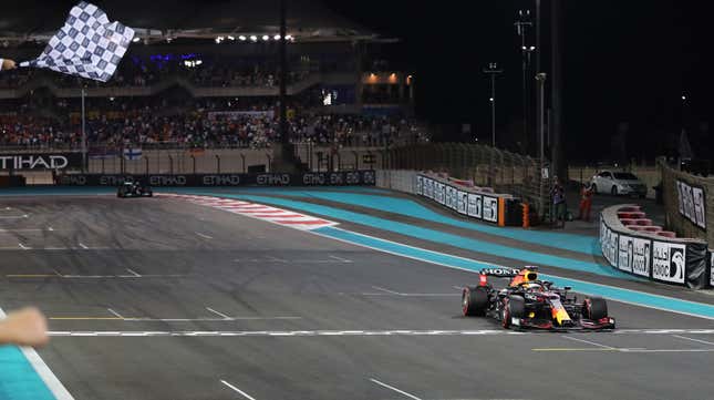 Image for article titled Max Verstappen Wins F1 World Championship In One-Lap Shootout